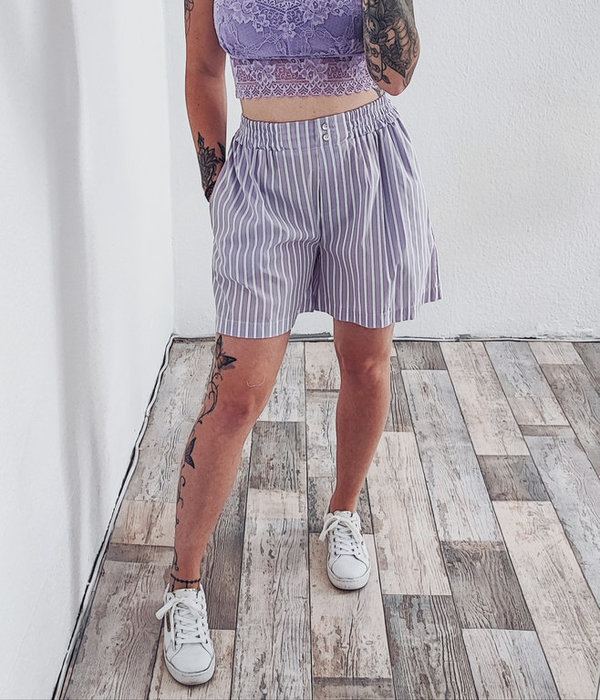 Shorts purple